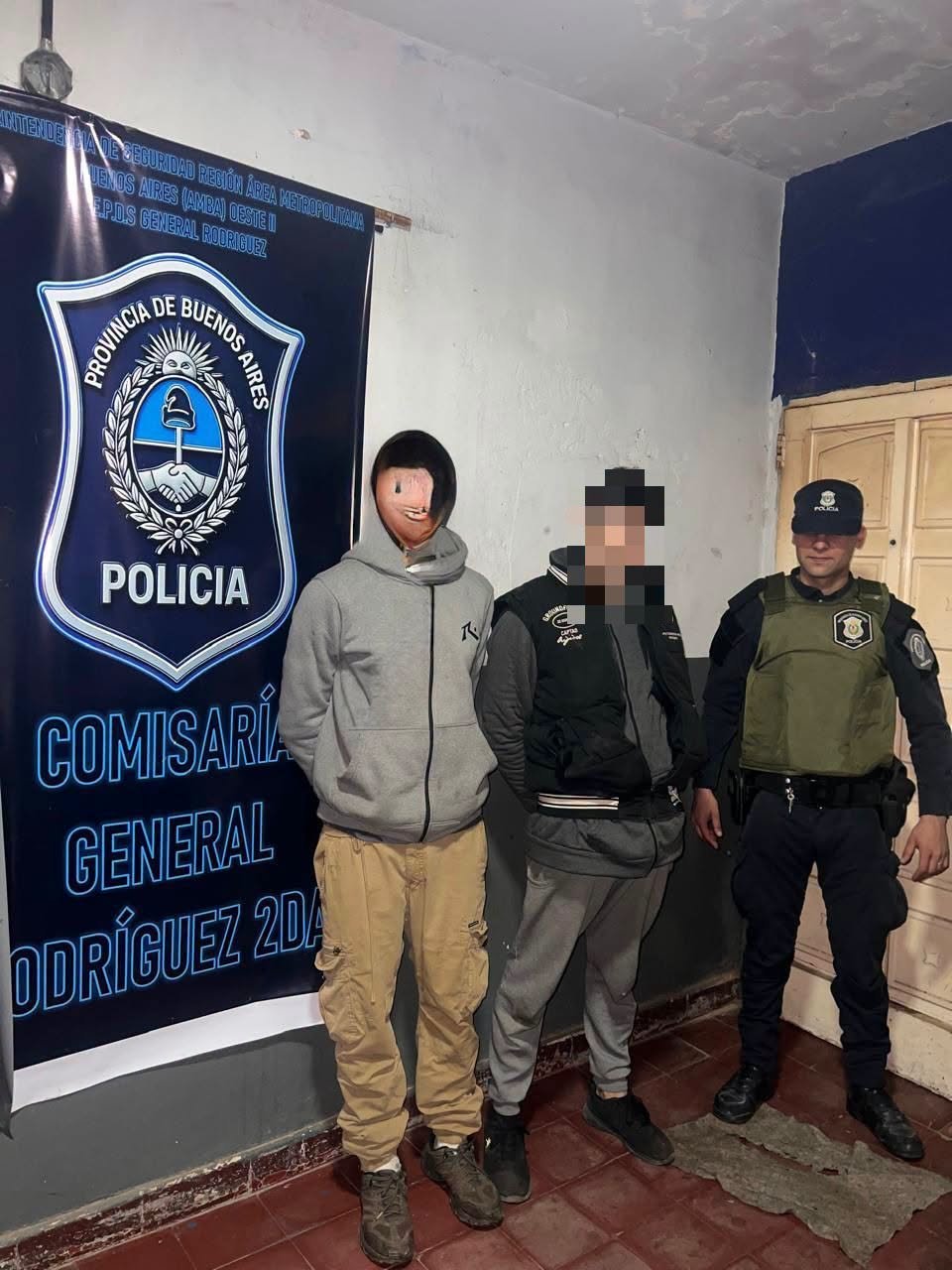 DOS DETENIDOS TRAS INTENTAR ASALTAR A UN JOVEN EN UN KIOSCO 24 HORAS