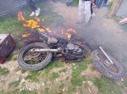 BARRIO VISTA LINDA: INTENTARON LINCHAR A TRES VECINOS y UN DISPARO DESATÓ EL CAOS