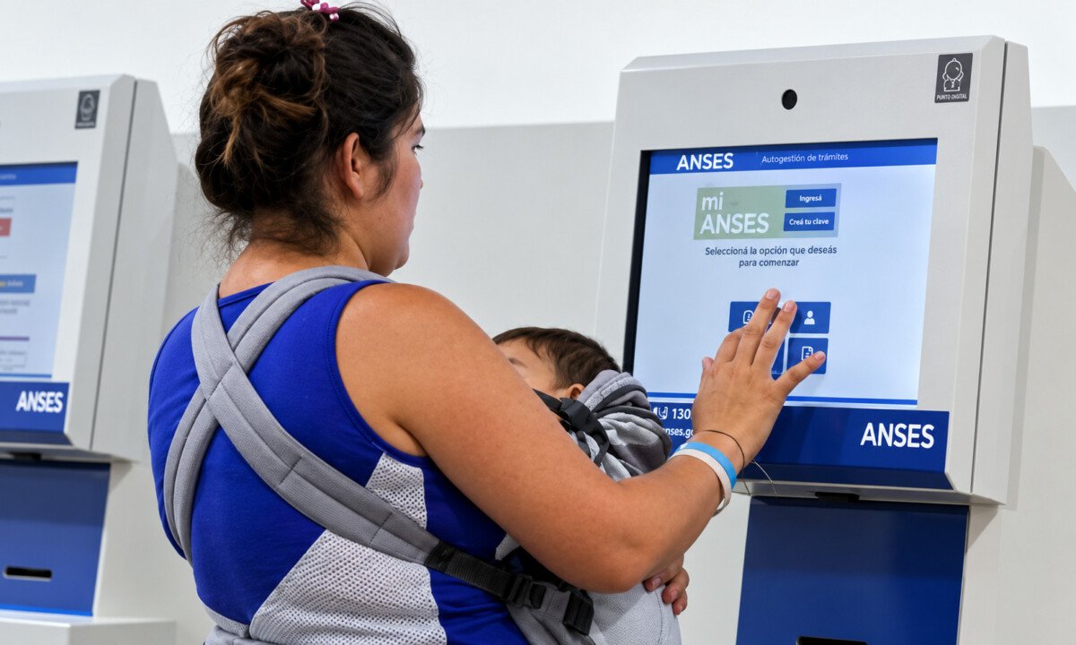 BUSCAN ELIMINAR AUMENTOS AUTOMÁTICOS DE LAS AUH y ASIGNACIONES FAMILIARES
